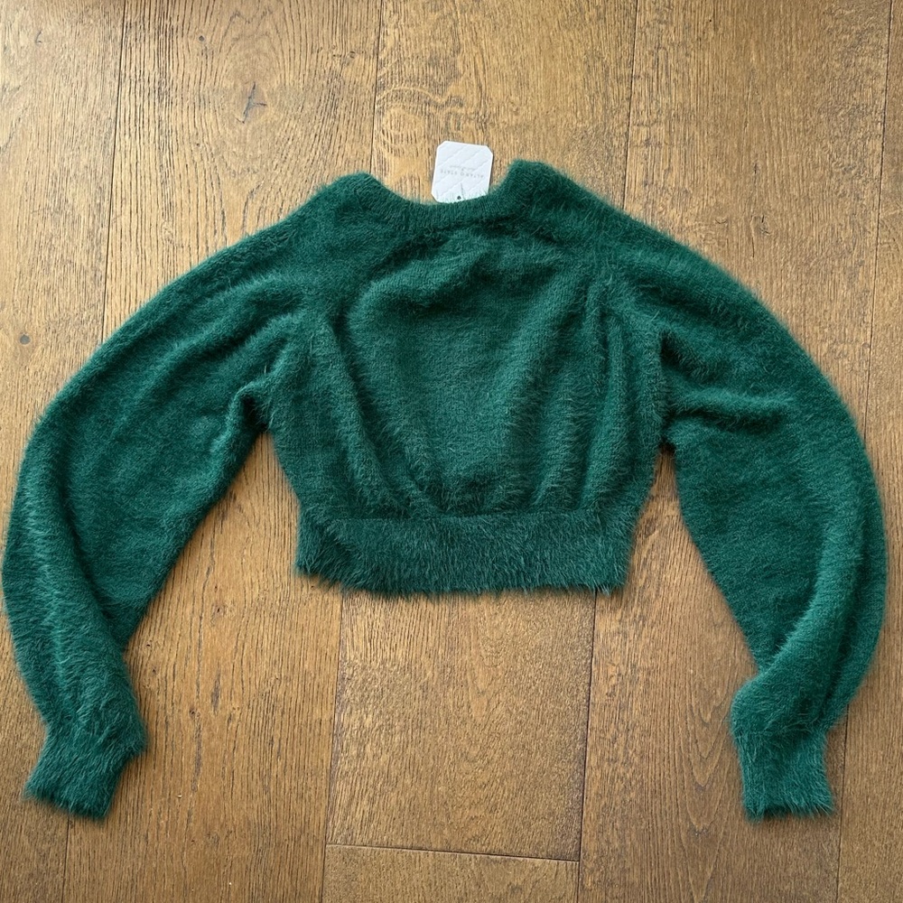 Altar’d State NWT Emerald Green Fuzzy Cropped Sweater